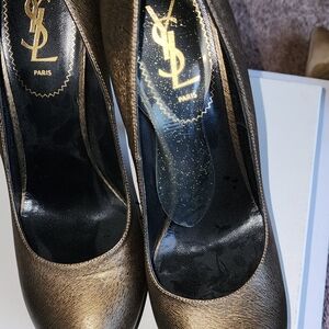 Saint Laurent Metallic Bronze Round-Toe Pumps